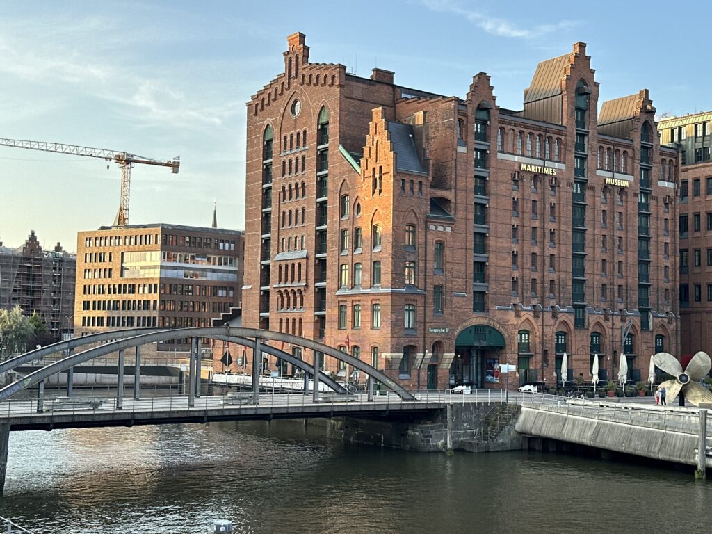 Überseequartier Brücken